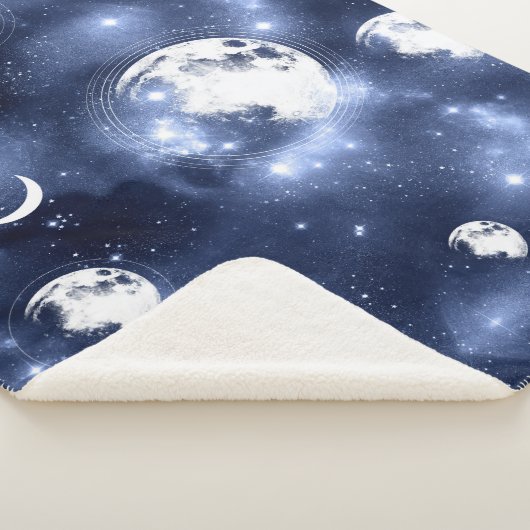 Moonlight Glow | Moon Phases in Sky Clouds Sherpa Deken (3/4)