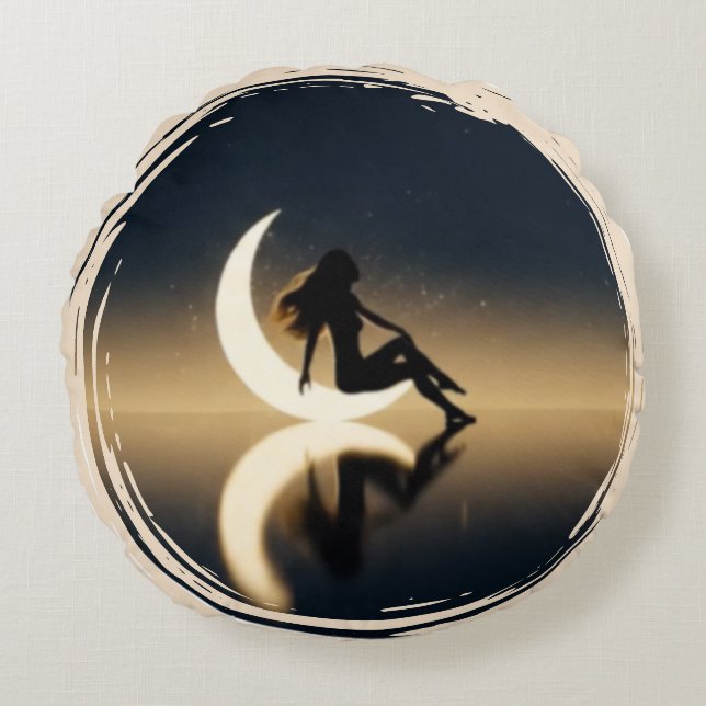 Moonlight Muse–Celestial Woman with Crescent Moon Rond Kussen (Voorkant)