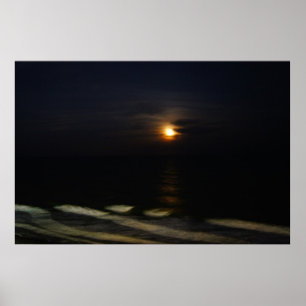 Moonlight op de oceaan poster