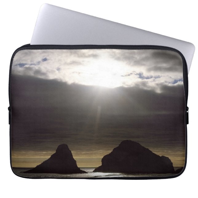 Moonlight over Ocean Rocks Oregon Laptop Sleeve (Voorkant)