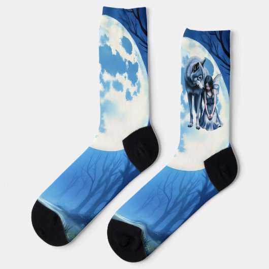 Moonlit Bond – The Wolf and the Gothic Fairy.   Sokken (Links)