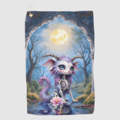 Moonlit Bones – Bewaker van Vergeten Dromen. Golfhanddoek (Voorkant)