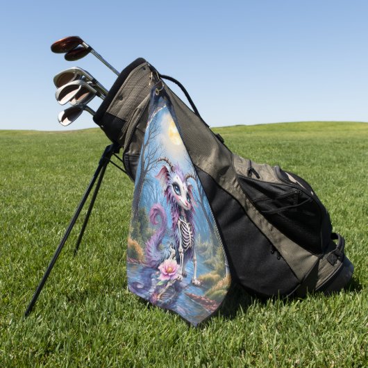 Moonlit Bones – Bewaker van Vergeten Dromen. Golfhanddoek (Groen)