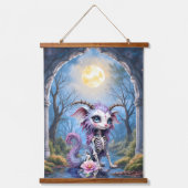 Moonlit Bones – Bewaker van Vergeten Dromen. Hangend Wandkleed (Voorkant)