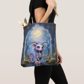 Moonlit Bones – Bewaker van Vergeten Dromen. Tote Bag (Dichtbij)