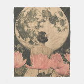 Moonlit Elegance - Back Uitzicht van Vrouw met Maa Fleece Deken (Voorkant)