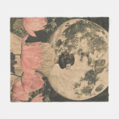 Moonlit Elegance - Back Uitzicht van Vrouw met Maa Fleece Deken (Voorkant (Horizontaal))