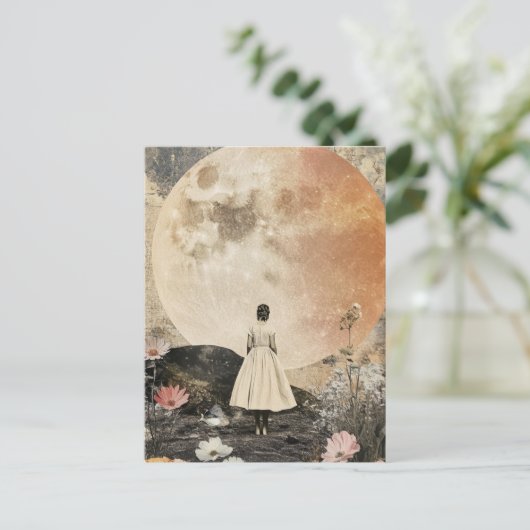 Moonlit Elegance - Uitzicht van de vrouw met maan  Briefkaart (Staand voorkant)