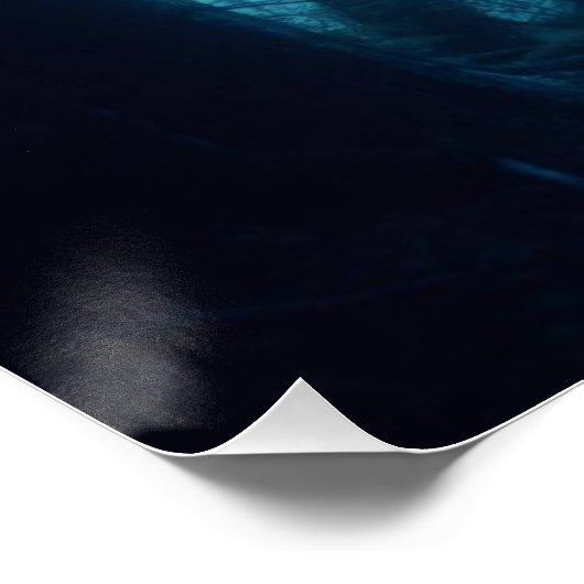 Moonlit Encounter: Bigfoot in het bos Perfect Poster (Hoek)