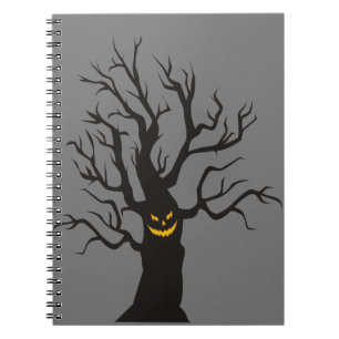 Moonlit Memories: B&W Halloween Spiral Notitieboek