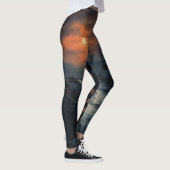 Moonlit Menace: Het spookachtige Zwarte Woud in de Leggings (Rechts)