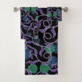 Moonlit Vine - Mysticool Collection Bad Handdoek (Insitu)
