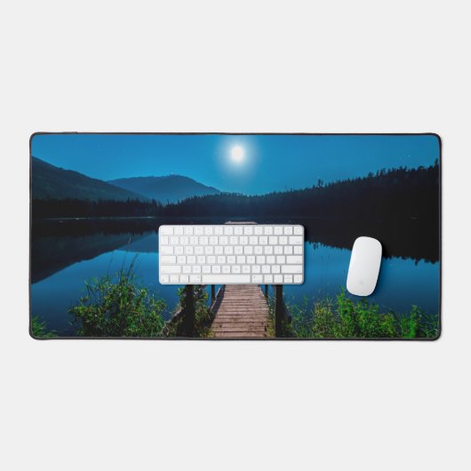 Moonlite Lake in de bergen Bureaumat (Keyboard & Muis)