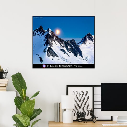 Moonrise over de bergen poster (Thuiskantoor)