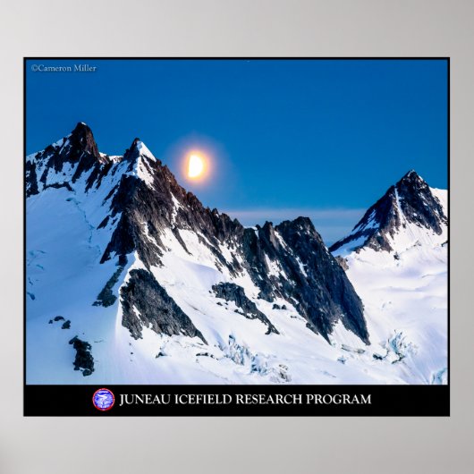 Moonrise over de bergen poster (Voorkant)