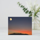 Moonrise over zonsondergang briefkaart (Staand voorkant)