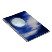 Moonscape met onverlichte wolken notitieboek (Rechterzijde)