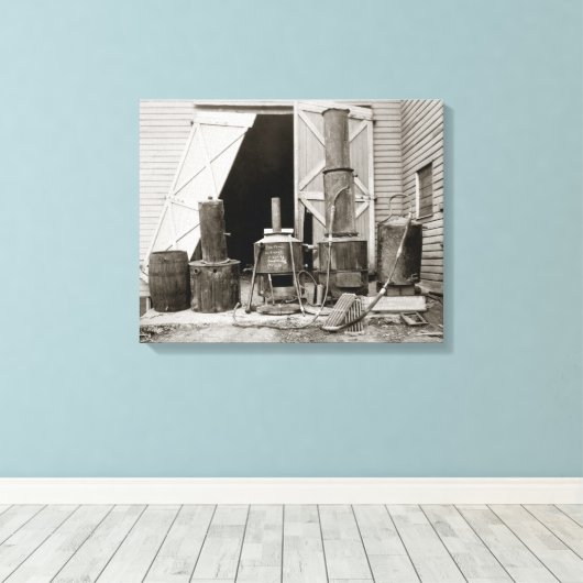 Moonshine nog steeds in beslag genomen door politi canvas afdruk (Insitu (Houten vloer))