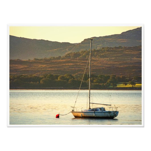 Moored Sailboat at Sunset (Kenmare Bay) Foto Afdruk (Voorkant)