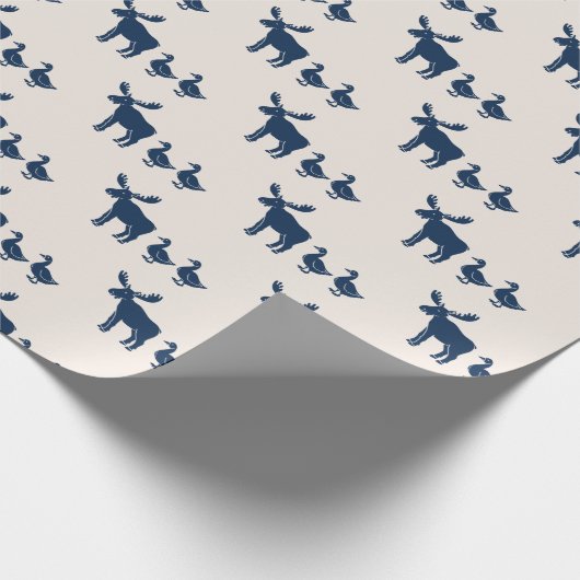 Moose and Ducks Patroon Marine Blauw Cadeaupapier (Hoek)
