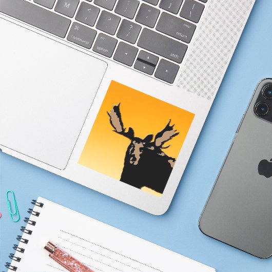 Moose at Sunset - Original Wildlife Art Sticker (Laptop met iPhone)