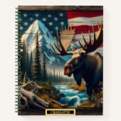 Moose bij bergstroom met vlag notitieboek (Voorkant)