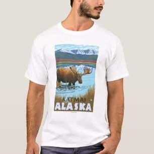 Moose Drink bij het meer van Katmai, Alaska T-shirt