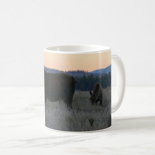 Moose Grazing op zonsopgang bij Grand Teton Koffiemok (Voorkant rechts)