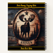 Moose houtsnijwerk op donker hout in natuur notitieboek (Achterkant)