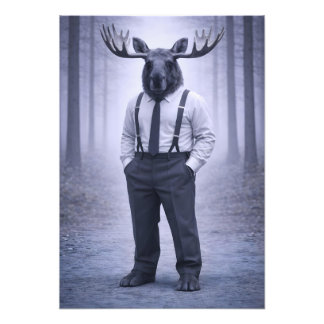 Moose in Classic Suspenders – Silent Forest Portra Foto Afdruk