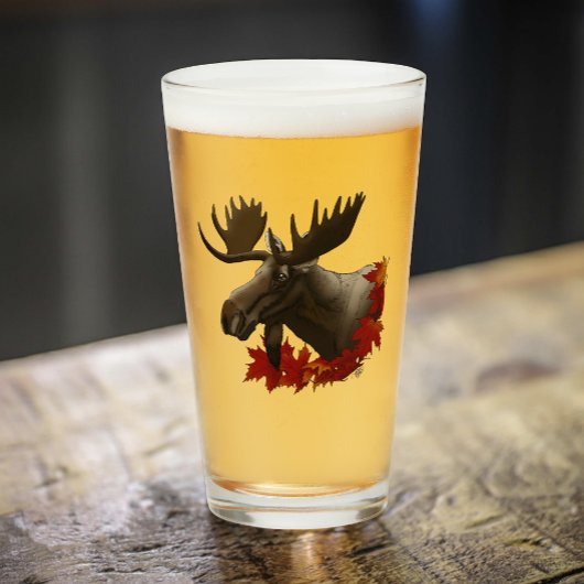 Moose rode esdoornbladeren glas
