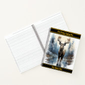 Moose staat sierlijk in een rustig bos notitieboek (Binnen)