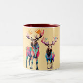 Moose wacht op een kudde tweekleurige koffiemok (Center)