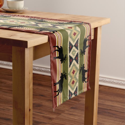 Moose Wildlife Animal Red Green Ochre Ikat Stripes Medium Tafelloper (Voorbeeld)
