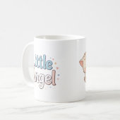 Mop met knuffelend engeltje dat een hart omhelst koffiemok (Voorkant links)