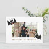 Moppen over vleermuizen geïllustreerd Halloween Feestdagenkaart (Staand voorkant)