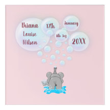 Moppige babyolifant blaast bellen geborduurd monog