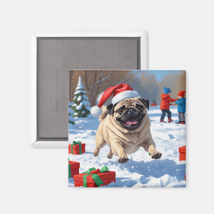 Mops die in de sneeuw rent met kerstmuts magneet