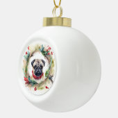 Mops Kerstkrans Festieve Pup Keramische Bal Ornament (Rechts)
