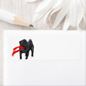 Mopsen in rode sjaal etiket (Insitu)