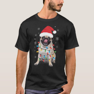 Mopshond verpakt in kerstverlichting Santa Hat Fun T-shirt