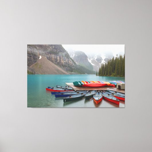 Moraine Lake kano's Canvas Afdruk (Voorkant)