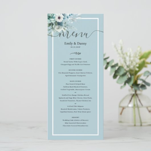 Morandi Ash Blauw Elegant Botanisch Trouwmenu Menu (Staand voorkant)