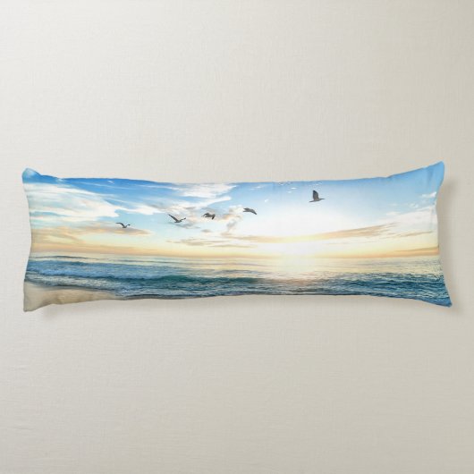 Morning Beach Seagulls Lichaamskussen (Achterkant)