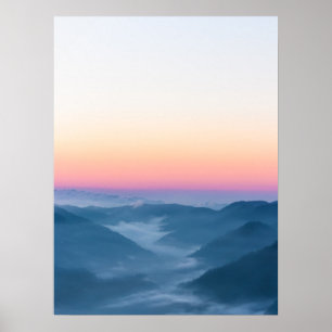 Morning fog en magische hemel voor zonsopgang poster