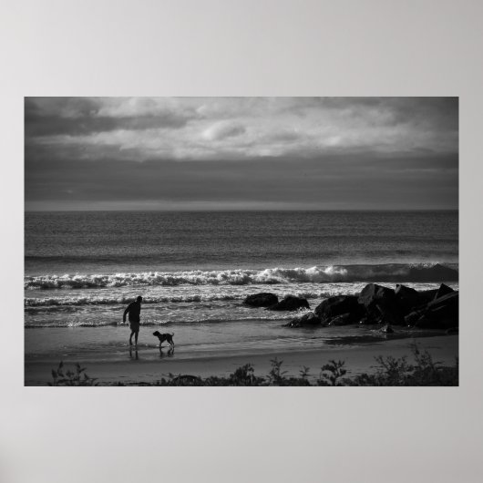 Morning loopt op de kleintafdruk van het strand poster (Voorkant)