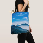 Morning Mountains Mist Landschap Tote Bag (Dichtbij)