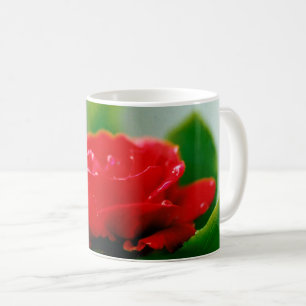 Morning red Rose bedekt met dauwdruppels Koffiemok