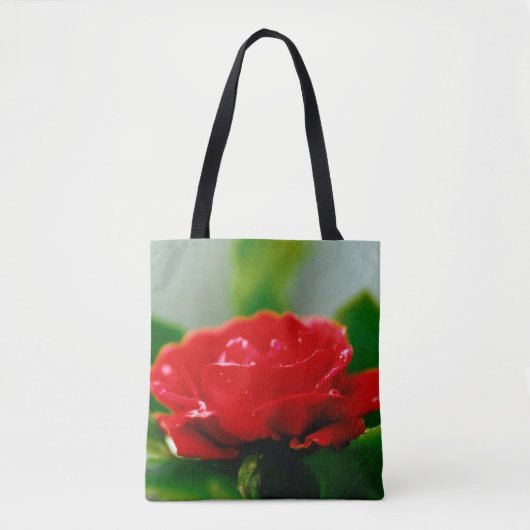 Morning red Rose bedekt met dauwdruppels Tote Bag (Voorkant)