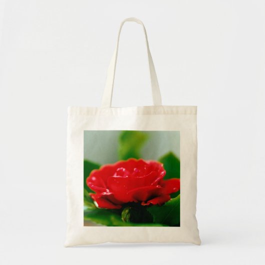 Morning red Rose bedekt met dauwdruppels Tote Bag (Voorkant)